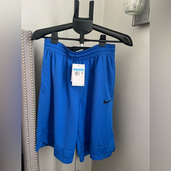 💥Sold💥 Mens Blue Nike Basketball Shorts Sz M Dri-Fit NWT - Picture 1 of 3